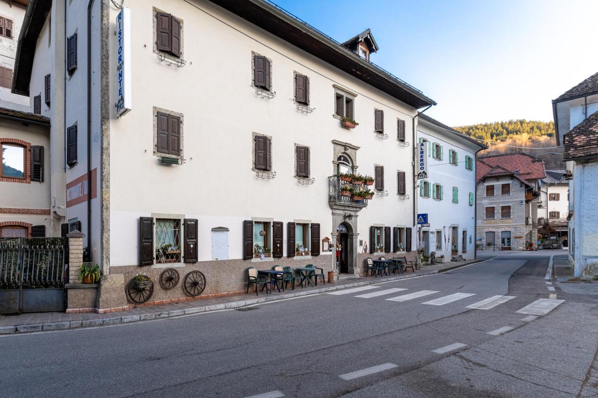 Albergo Alle Alpi Comeglians Exteriör bild