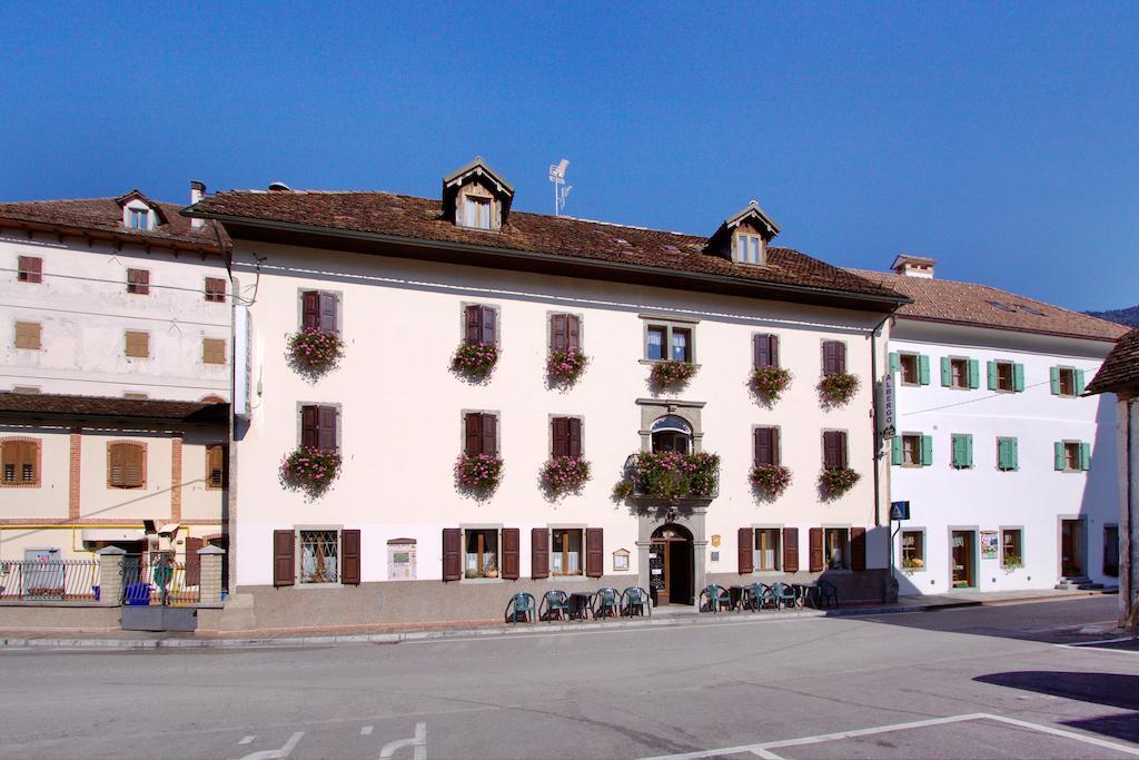 Albergo Alle Alpi Comeglians Exteriör bild